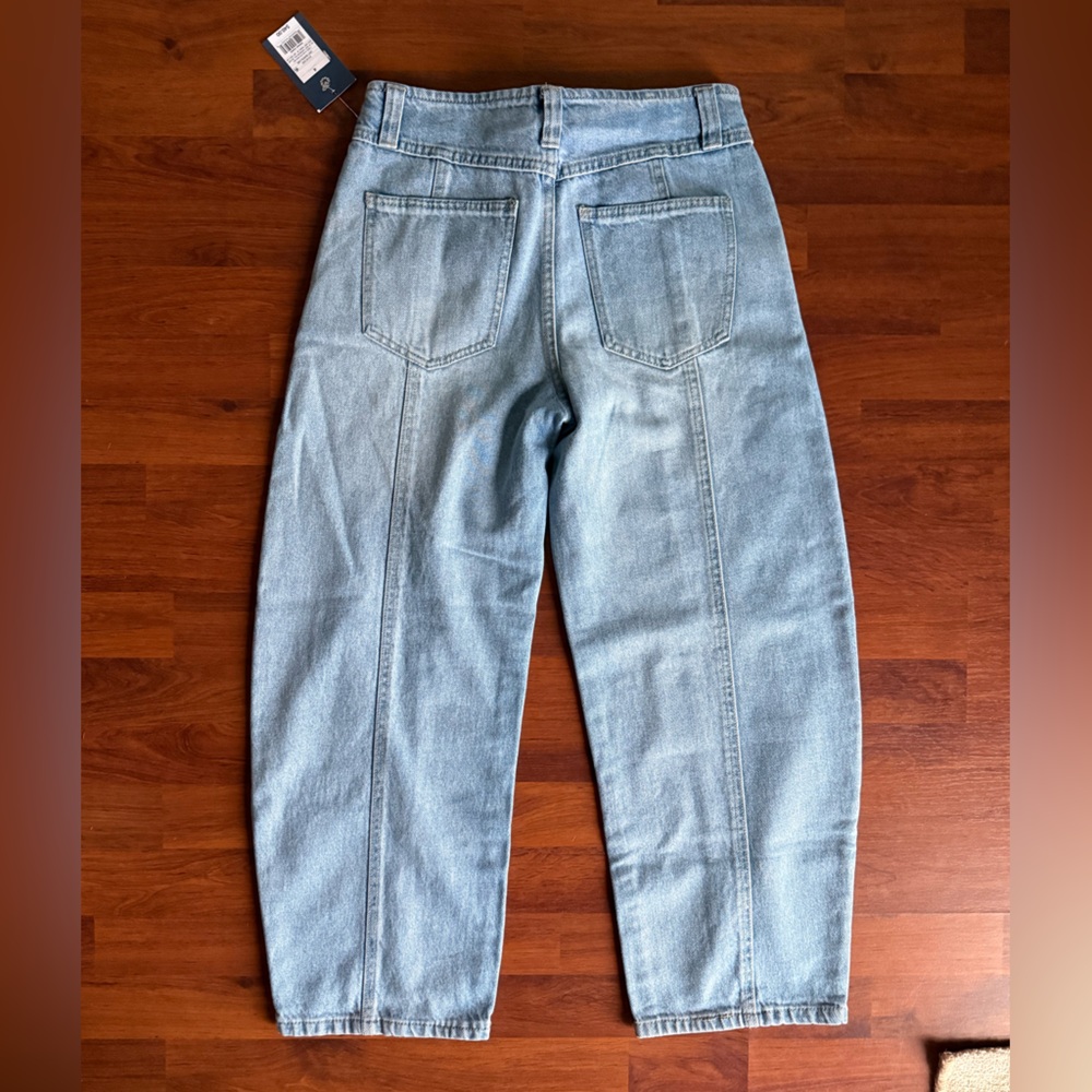 Universal Thread Barrel Jeans NWT - Picture 8 of 8